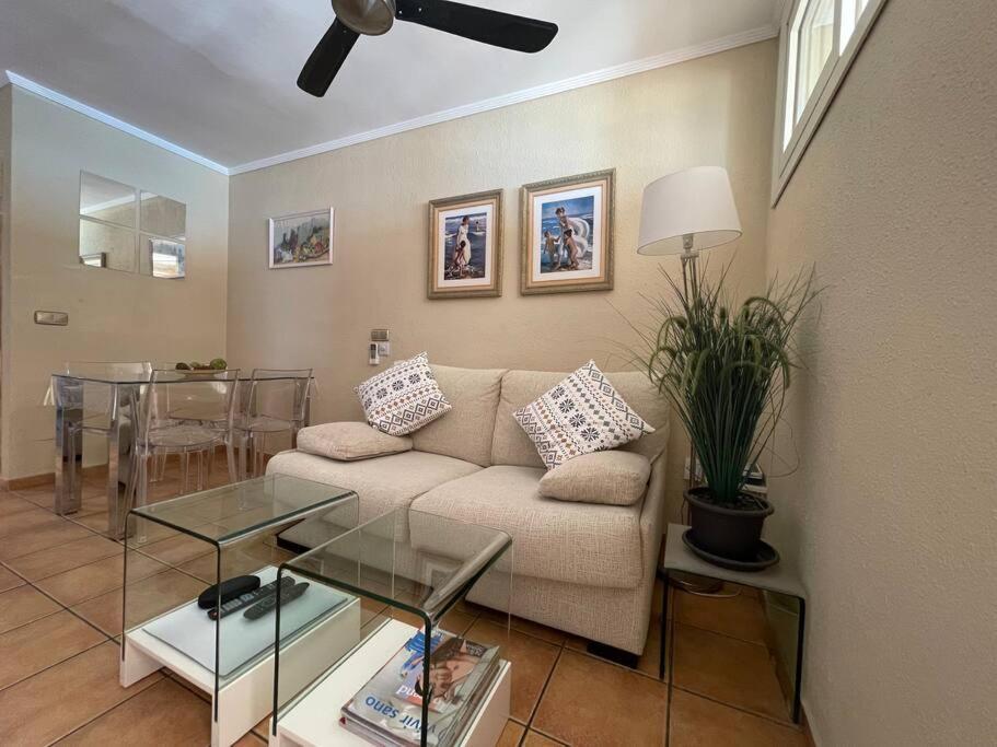 Apartamento Calma Chica ตอร์เรโมลิโนส ภายนอก รูปภาพ